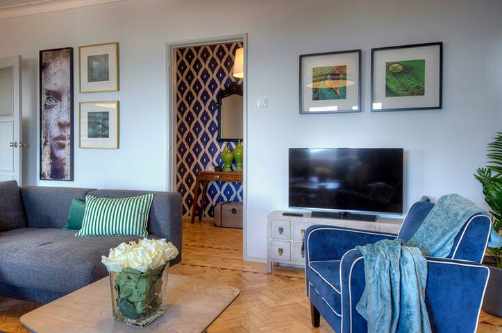 APOLONIA4 UP TO 20 GUESTS gallery image 2