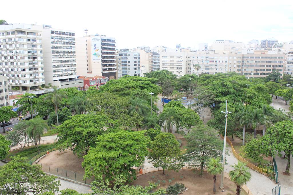 Square and Metrô station - left side.