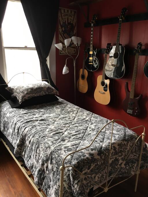 Twin bed