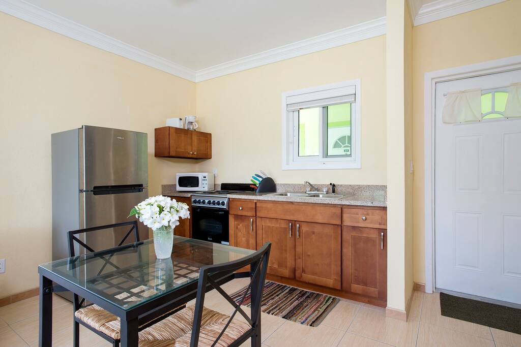Dining & Kitchen