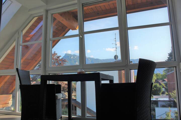 Entire home with 2 bedrooms in Salzburg - Quiet suburban 3-room apartment with mountain view