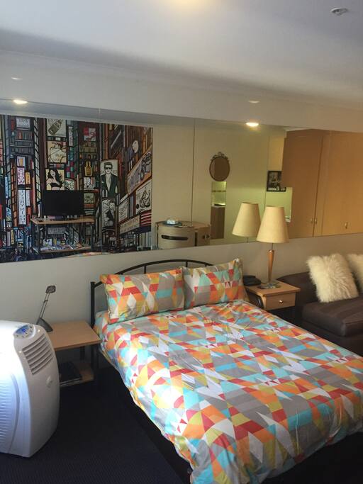 Spacious apartment with double bed, sofa bed and air-conditioning/heating.