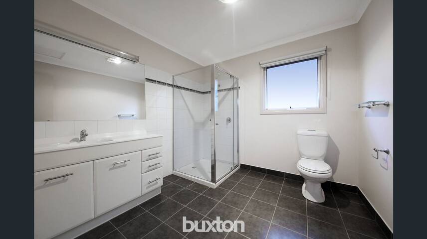 Bentleigh House gallery image 2