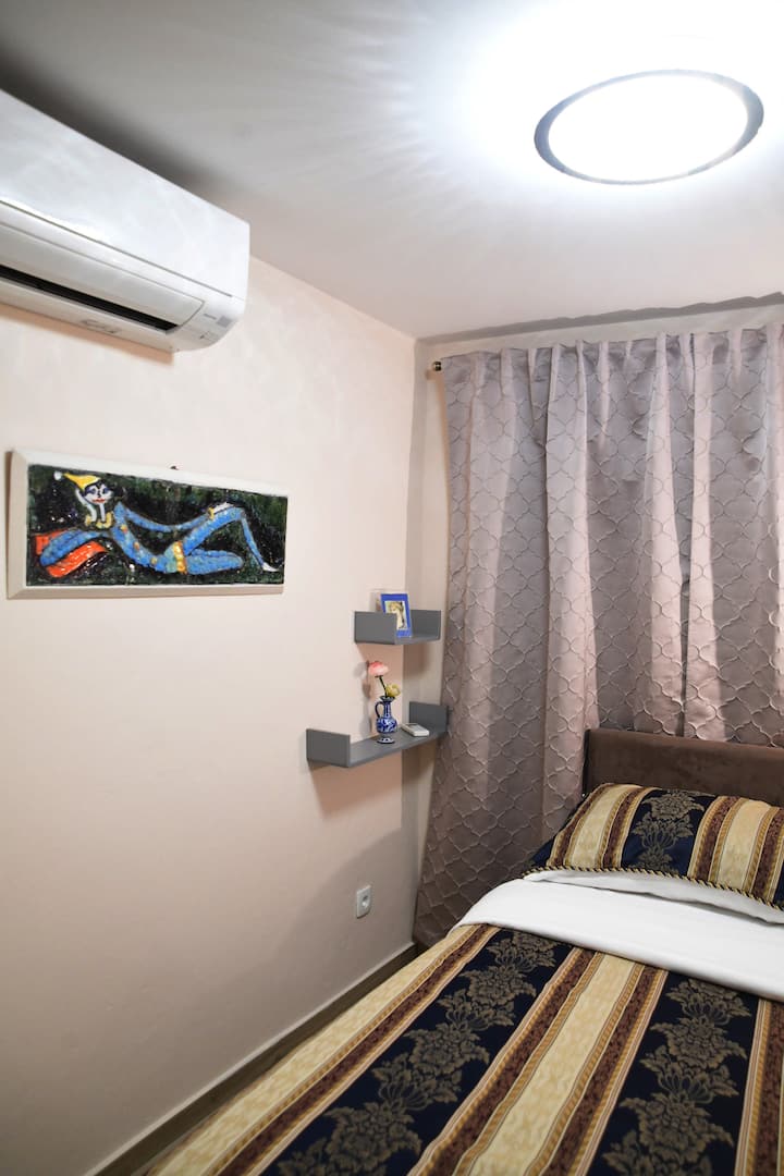 Seconbedroom