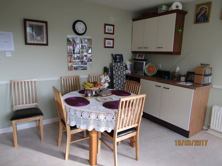 Dining area, kitchen