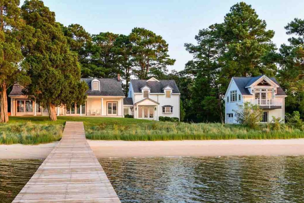 Waterfront Retreat & Guest House Villas for Rent in Princess Anne