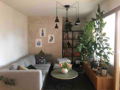 Popular Airbnb listing: Loft appartement green oasis - cozy + comfy 80qm in Obergiesing