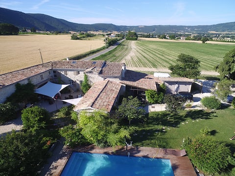 Le Mas du Pas, 15 people, 7 bedrooms, 5 bathrooms, heated pool