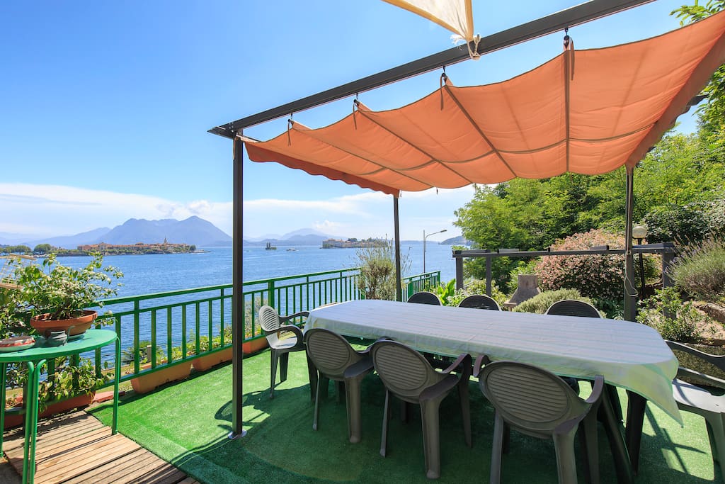 Terrazzo colazioni con vista isole