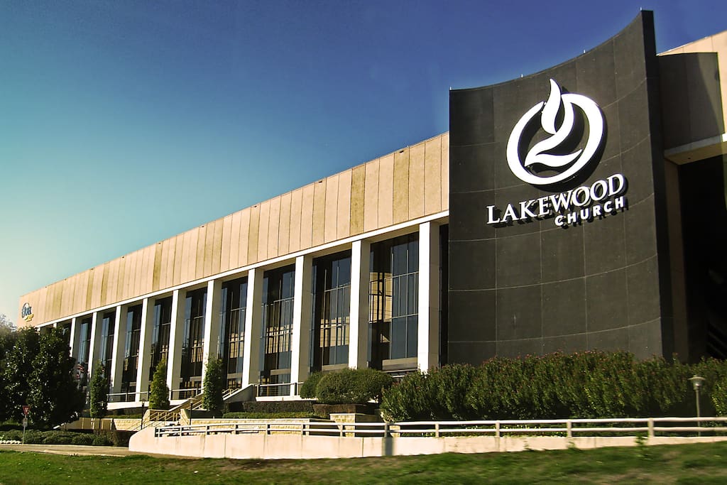 walk to Lakewood Church