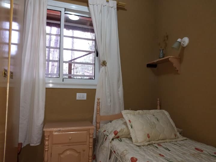 CHUMBA CHA 4 CHA KULALA AU CHUMBA CHA KULALA