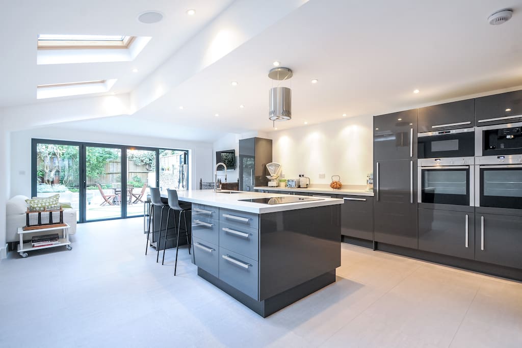 Very well facilitated kitchen, with TV