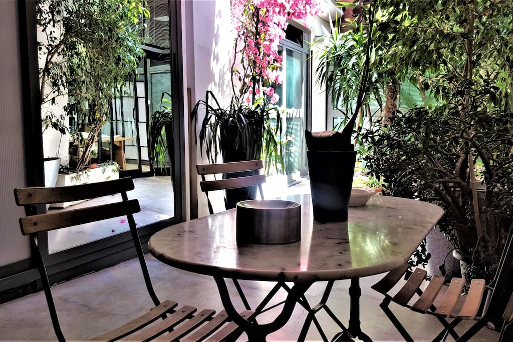 Smoking area