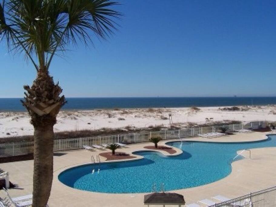 GORGEOUS - 5 pools to choose from