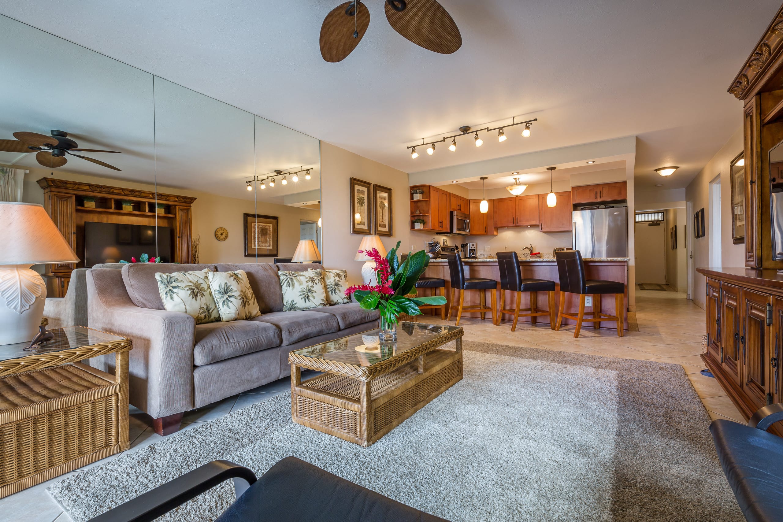 Rare Single Level 2 Bedroom With 2 Lanai's-AC - Image 2
