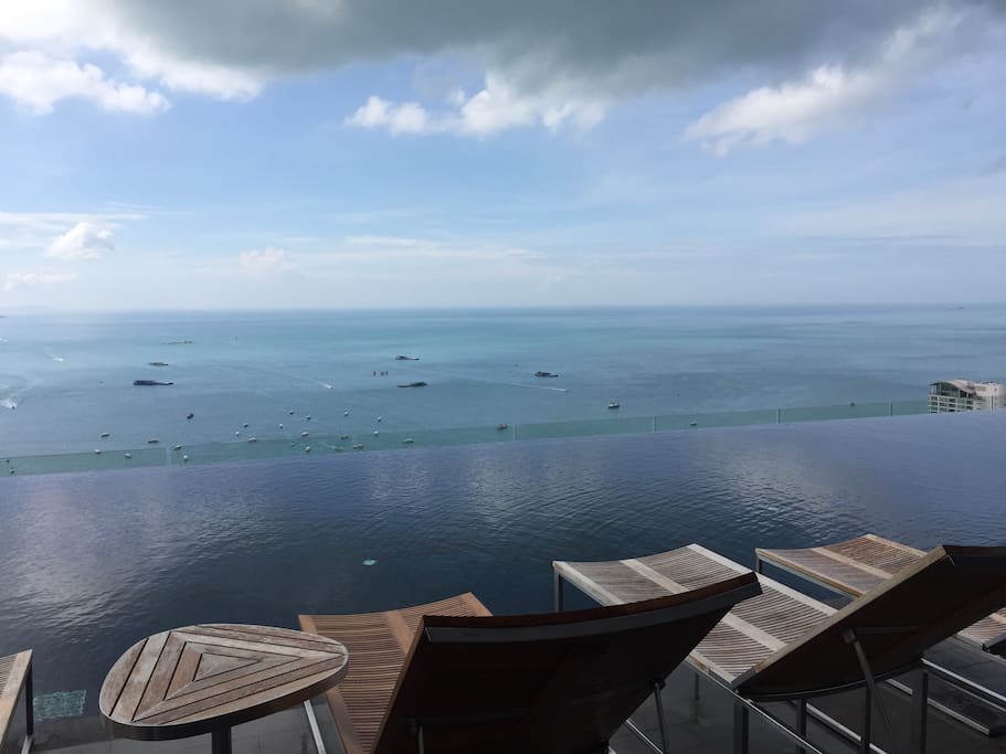 Root top swimming pool with great sea view, the highest swimming pool in pattaya