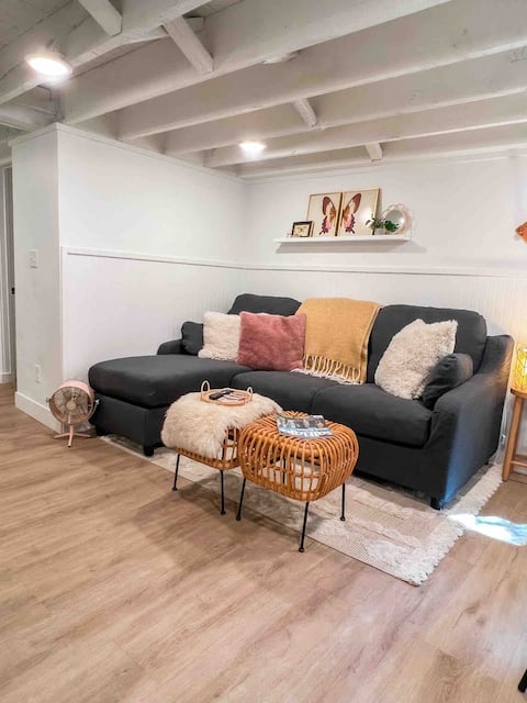Popular Airbnb listing: 1891 New Aves 2-bedroom 1.5 bath Guest Suite in Greater Avenues