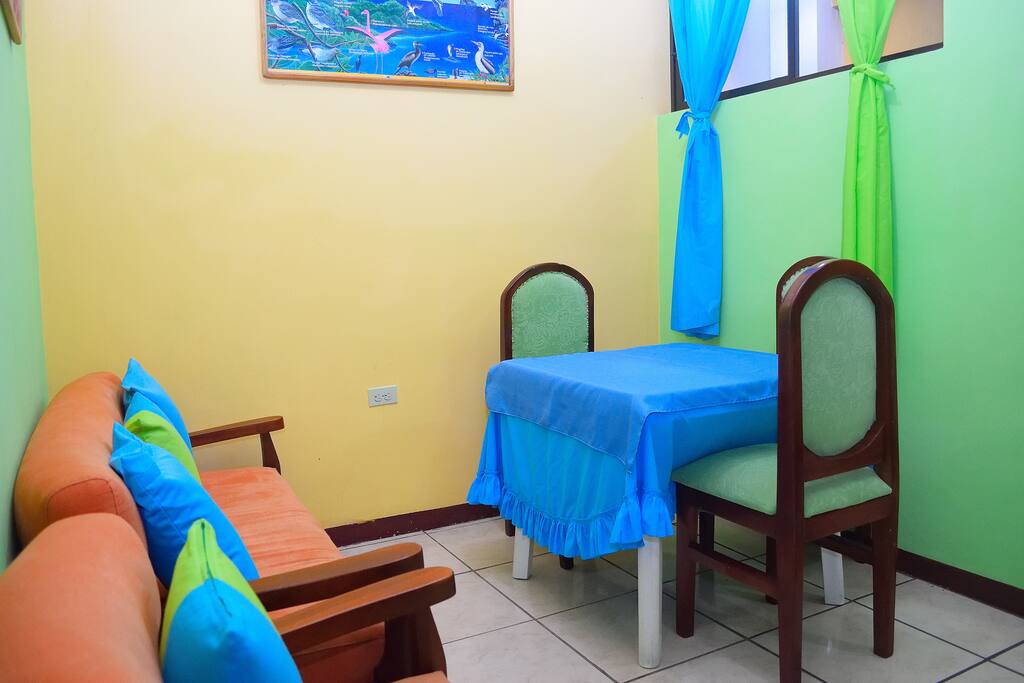 Hostal Tintorera. Sala-Comedor Suite # 8