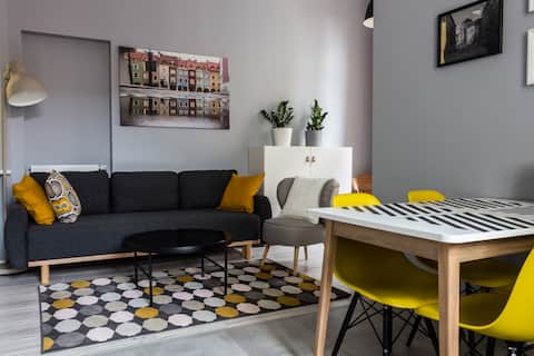 Top Airbnb: Jana Matejki Apartment in Łazarz