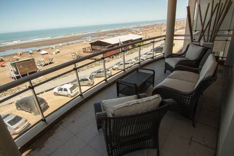 Monte Hermoso oceanfront apartment