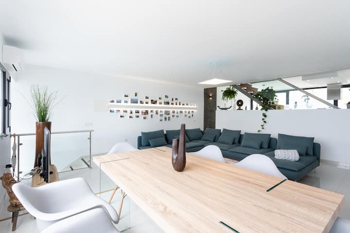 Luxury Villa With Jacuzzi, Views & Bright Design - Canary Islands