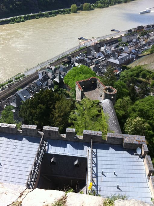 Blick vom Turm der Burg Gutenfels über unser Städtchen