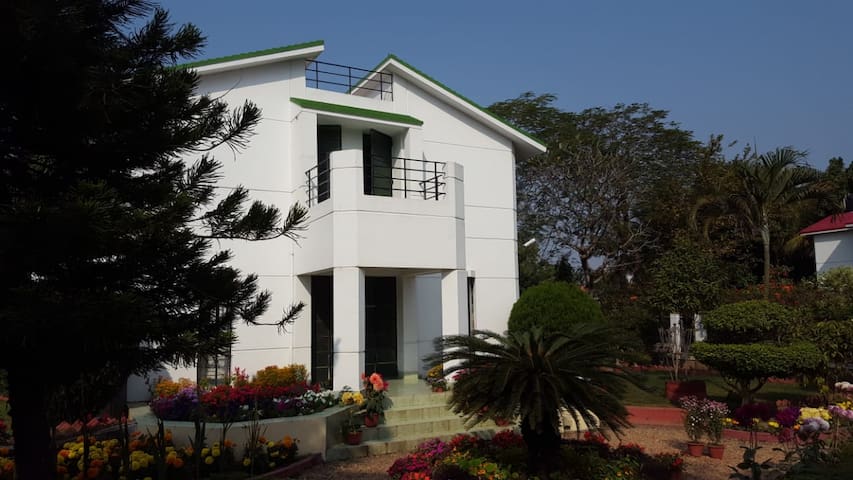 Riddhi Garden Villa Santiniketan