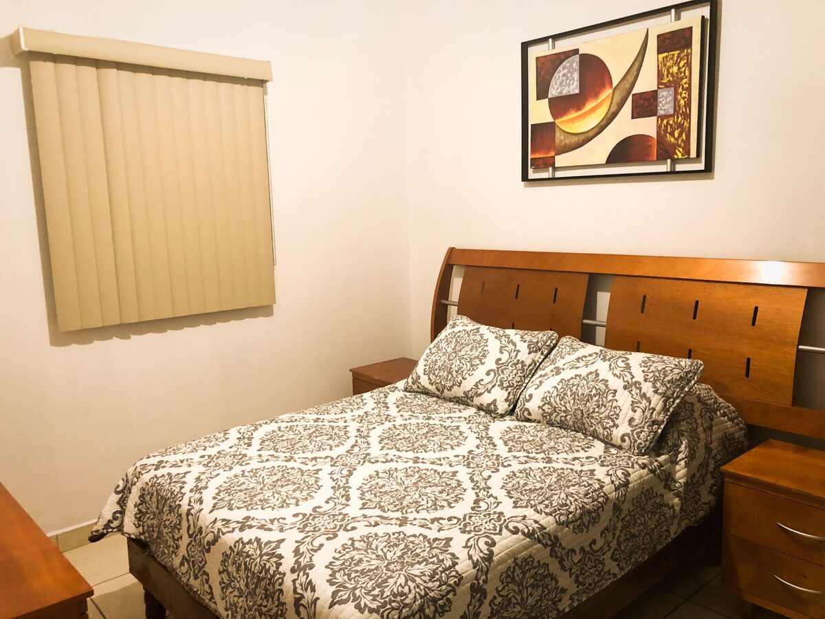 غرفة النوم الرئيسية