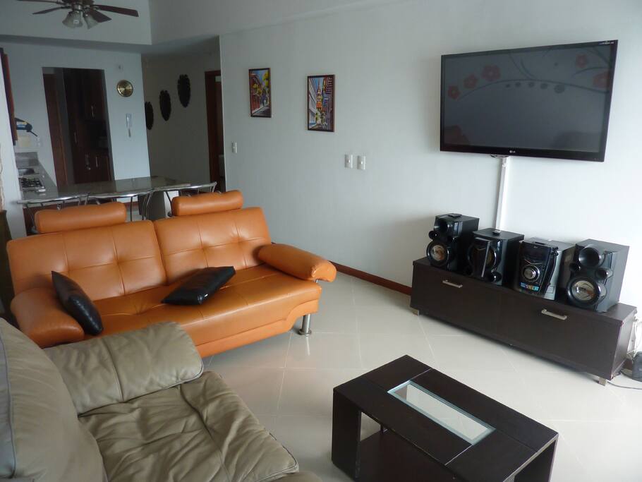 living with ac and 50" TV
