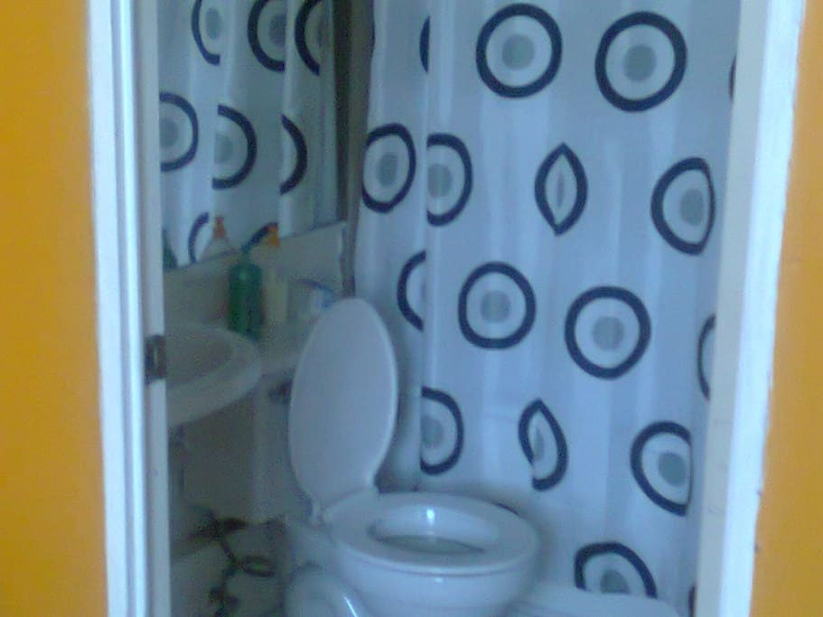 Baño privado, con ducha y agua caliente
