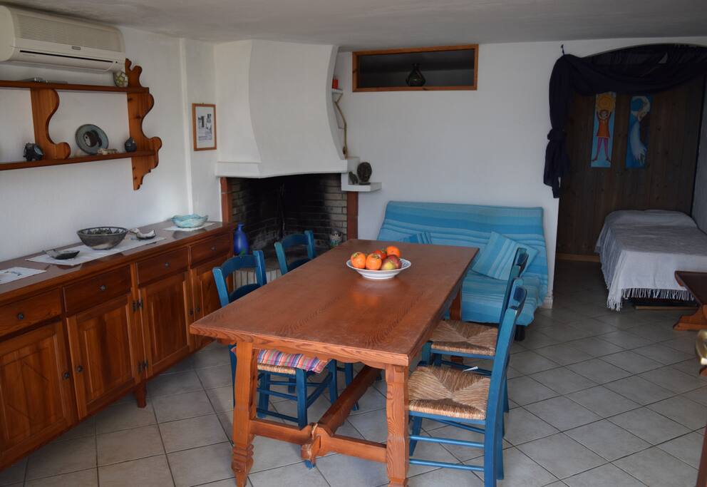 Mit über 45 qm bietet die Wohnung ausreichend Platz, um entspannte Ferien zu verbringen. Hinzu kommt der Außenbereich mit Terrasse