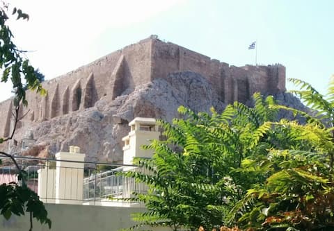 Korter rõduvaatega Akropolisele