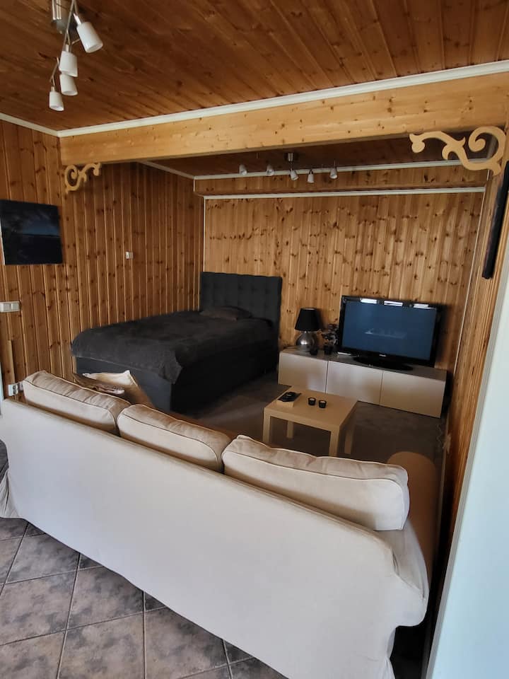 Lower Ground Floor Of A Hous, Separate Entrance. - Stockholm