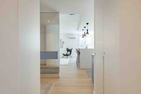 Bright modern sea escape, 2 bedroom, central