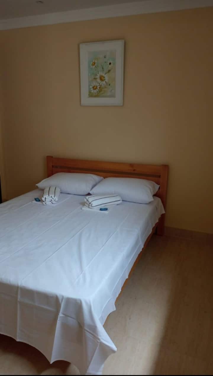 Drugi apartman, desna strana.
Nema ormara (samo soba bez ormara).