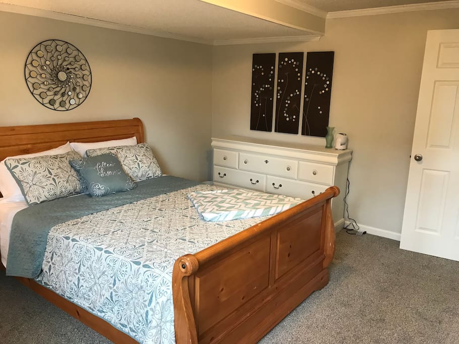 Queen Bedroom