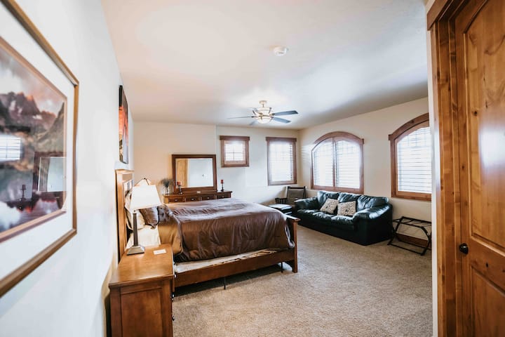 Lower Level Master Bedroom with king bed and full en suite bathroom