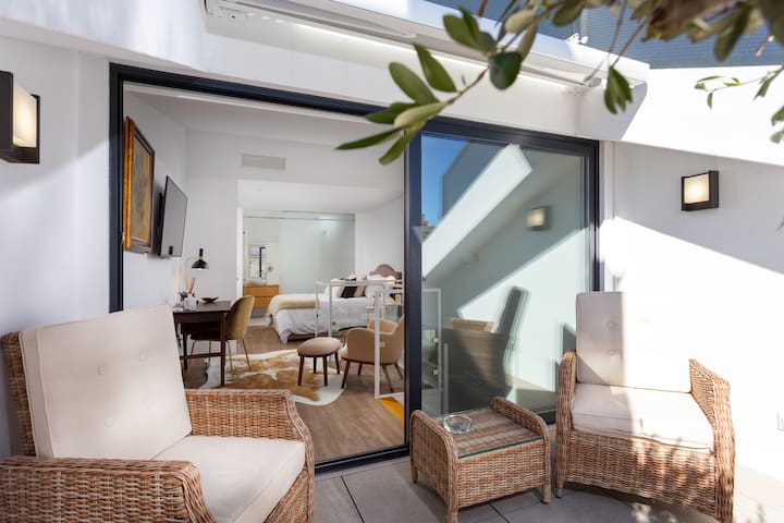 Stupendo-3BR-Suites&Terrace-AirConditioning