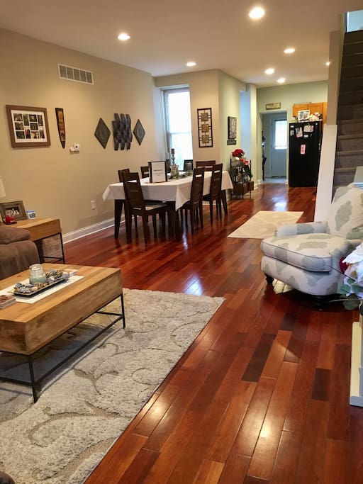 Living/Dining room leading into kitchen