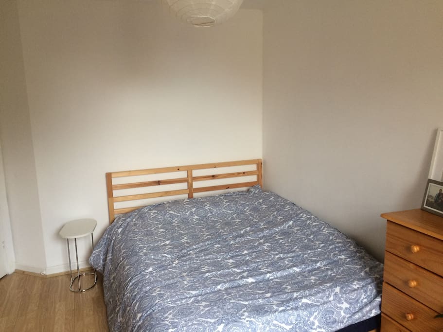 Nice large king size bed. The bedroom is facing away from the street, so it's also very quiet.