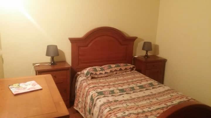 3 étages - chambre pour garçon avec balcon