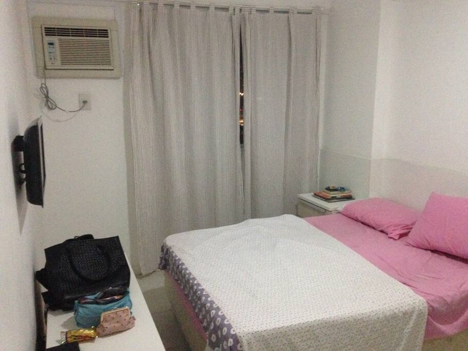 Quarto Suíte + Ar Condicionado + Televisão