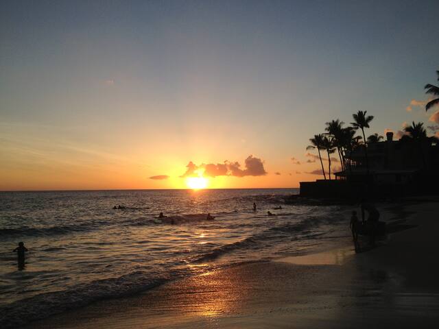 Air Conditioned Magic Sands Home Steps From Beach