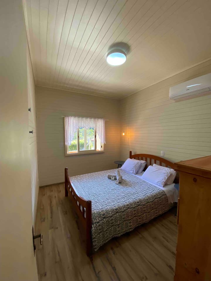 Lower bedroom - Double bed