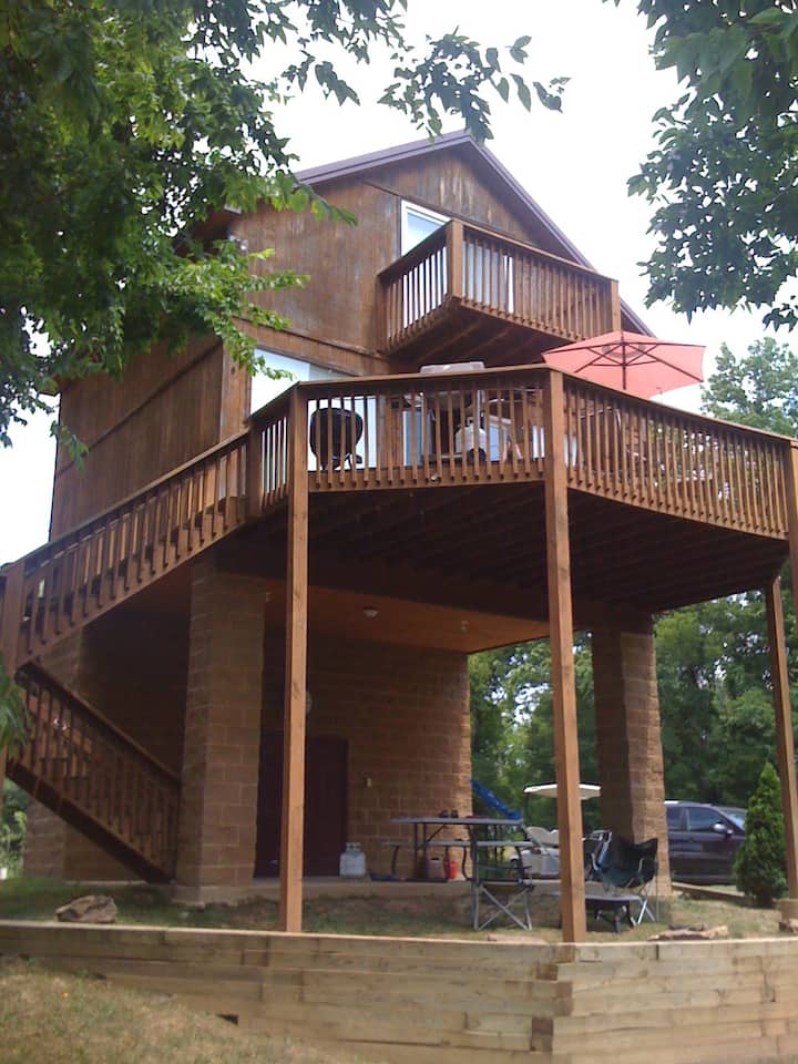 Beautiful 2 bedroom cabin on Current River Cabins for Rent in Pratt