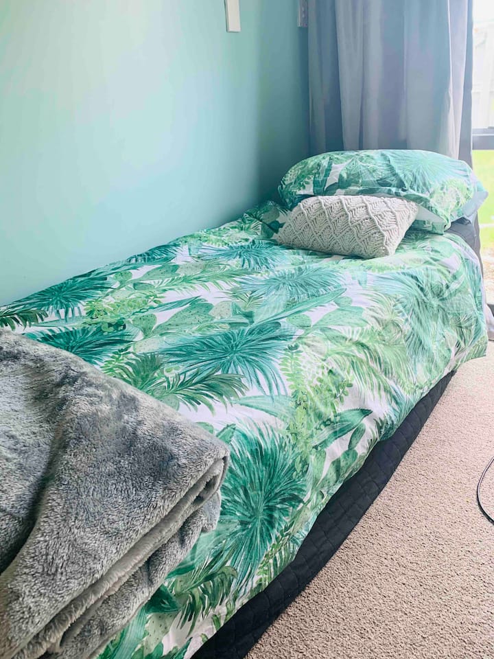 מיטת יחיד, חדר שינה שני 