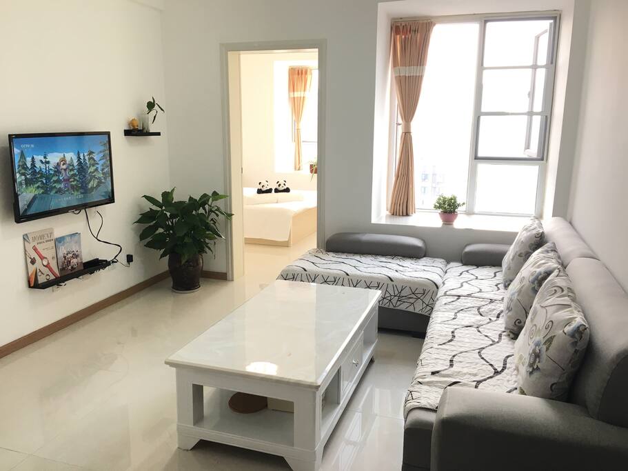 客厅,进门口拍摄角度
