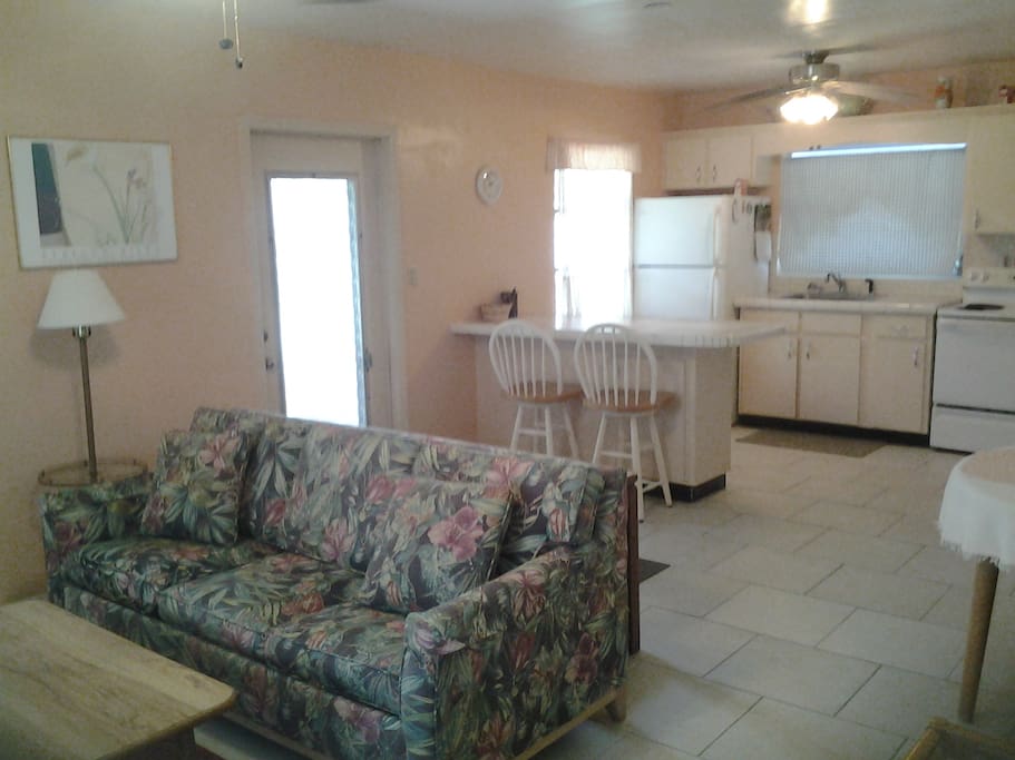 Entrance , open kitchen with island