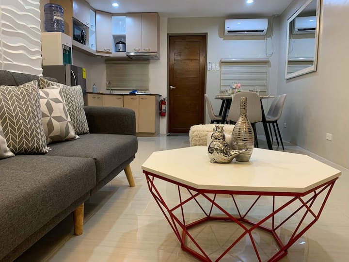 Tacloban Pads & Apartment (modern 2storey unit 1) Apartments for