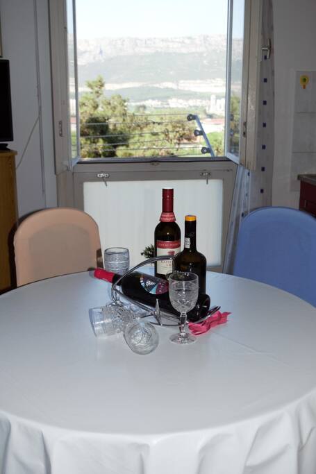 Kitchen table